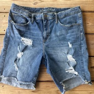 Universal Thread women’s plus size distressed jean burmuda shorts size 16